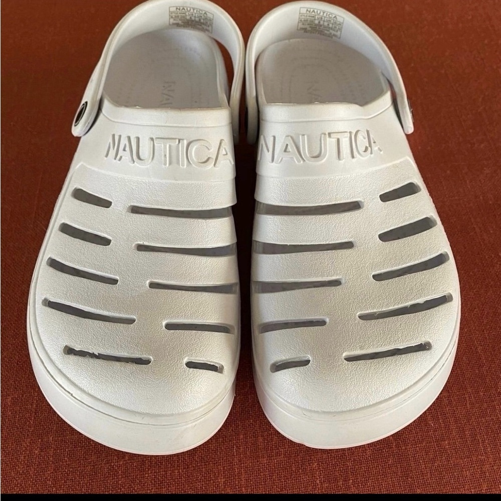 Nautica White like croc clogs